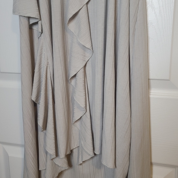 Cupshe Grey Ruffled Halter Mini Dress NWT - Picture 4 of 8